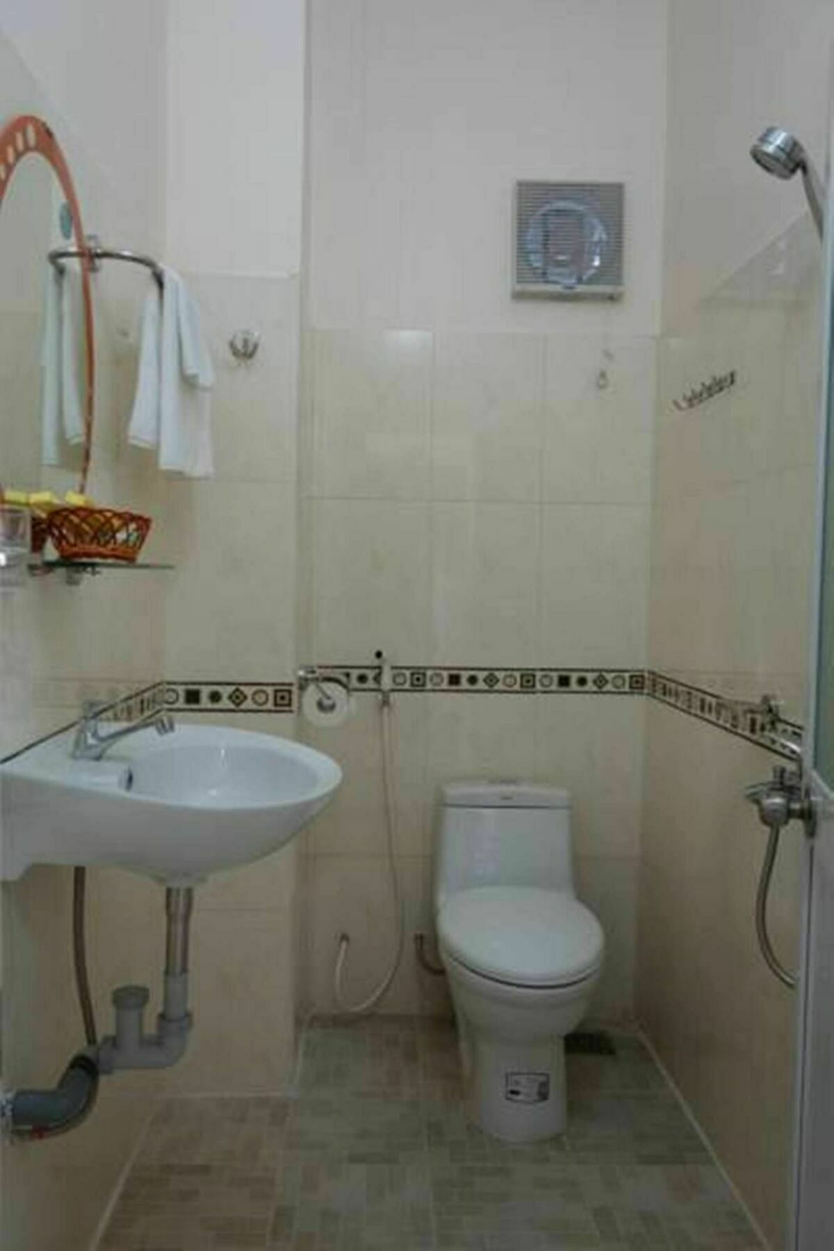 Huong Quang Guesthouse دونغ دونغ المظهر الخارجي الصورة