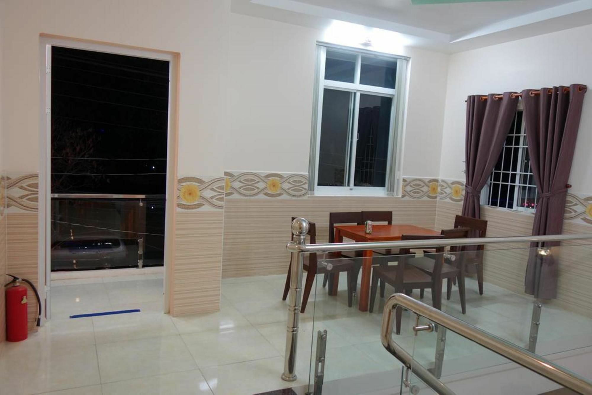 Huong Quang Guesthouse دونغ دونغ المظهر الخارجي الصورة