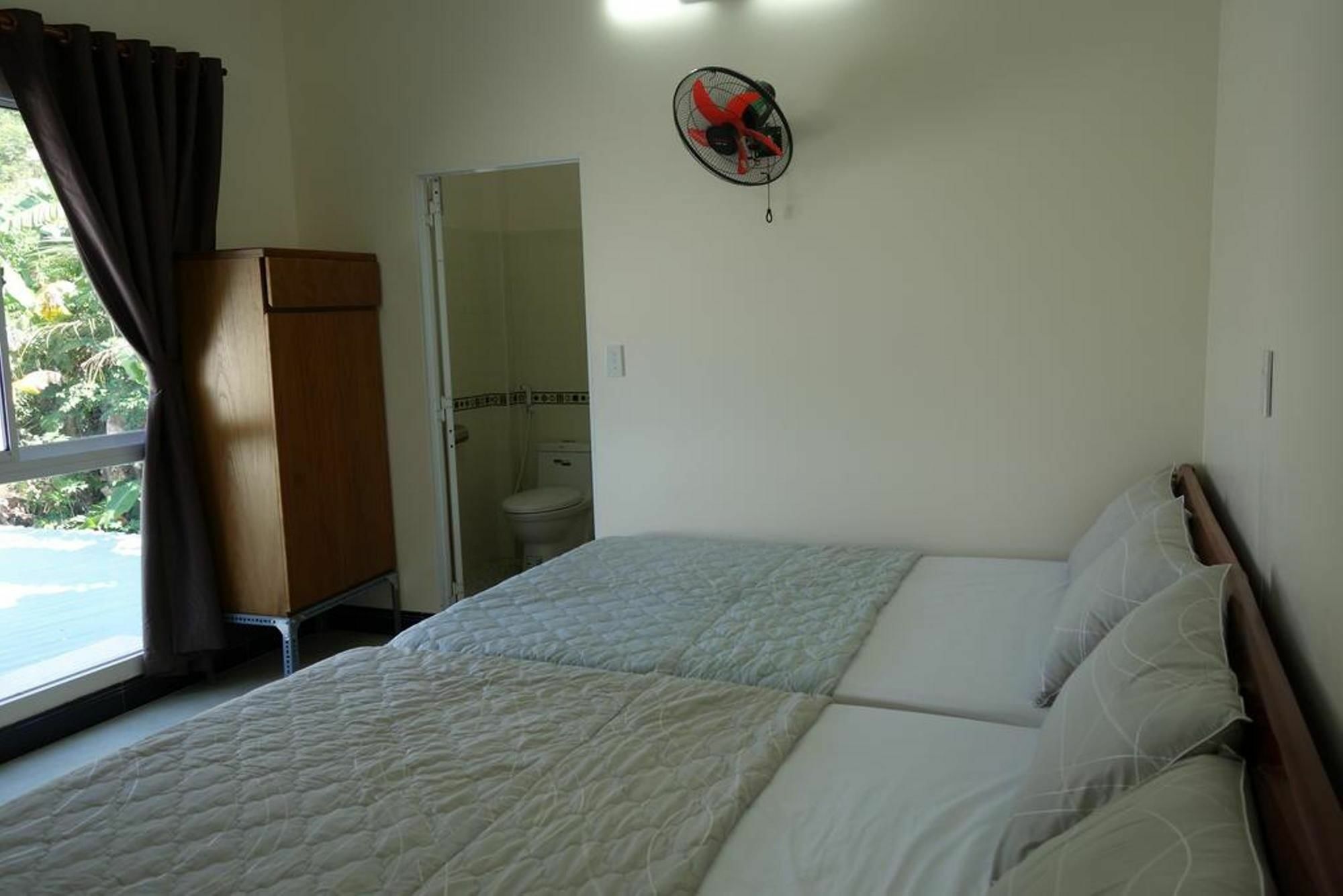 Huong Quang Guesthouse دونغ دونغ المظهر الخارجي الصورة